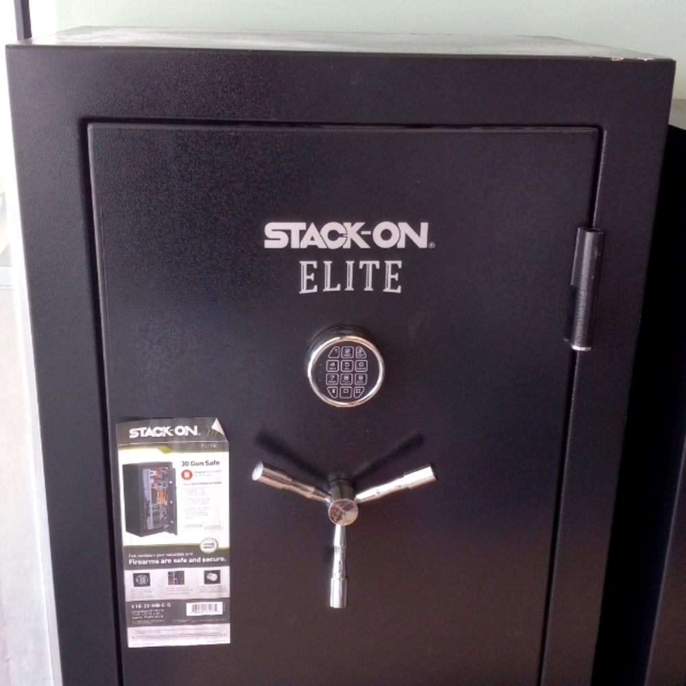 STACK-ON ELITE 30 Gun Safe